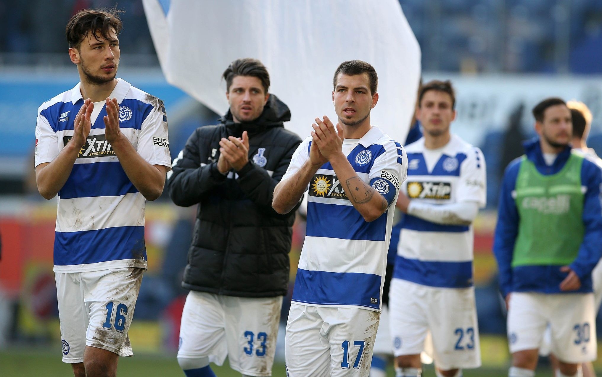 Отборът на Дуисбург навакса пасив от два гола и стигна