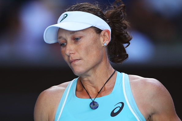 Миналогодишната финалистка Шуай Пън Китай отпадна в първия кръг на