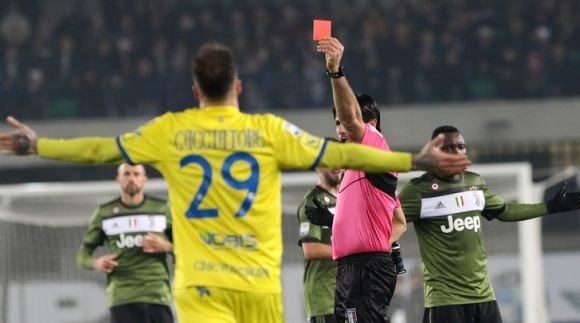 Италианската футболна федерация наказа за два мача Фабрицио Качаторе от