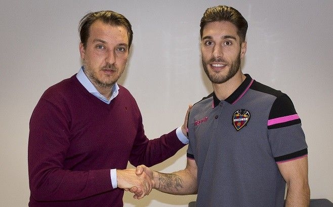 Отборът на Леванте се подсили с нападателя Рубен Рочина Той