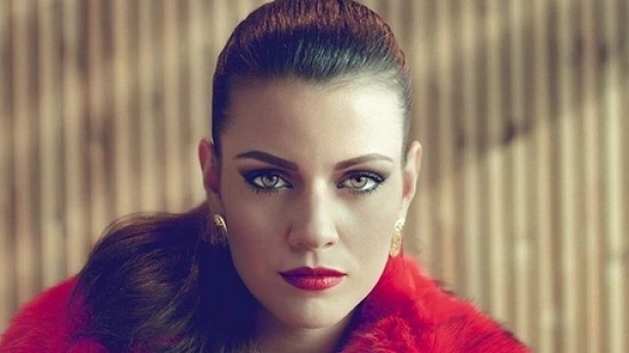 Актрисата Ралица Паскалева е бременна от волейболния ас Теодор Салпаров