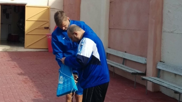 Футболен колекционер отново нападна играчите на Левски за снимки и