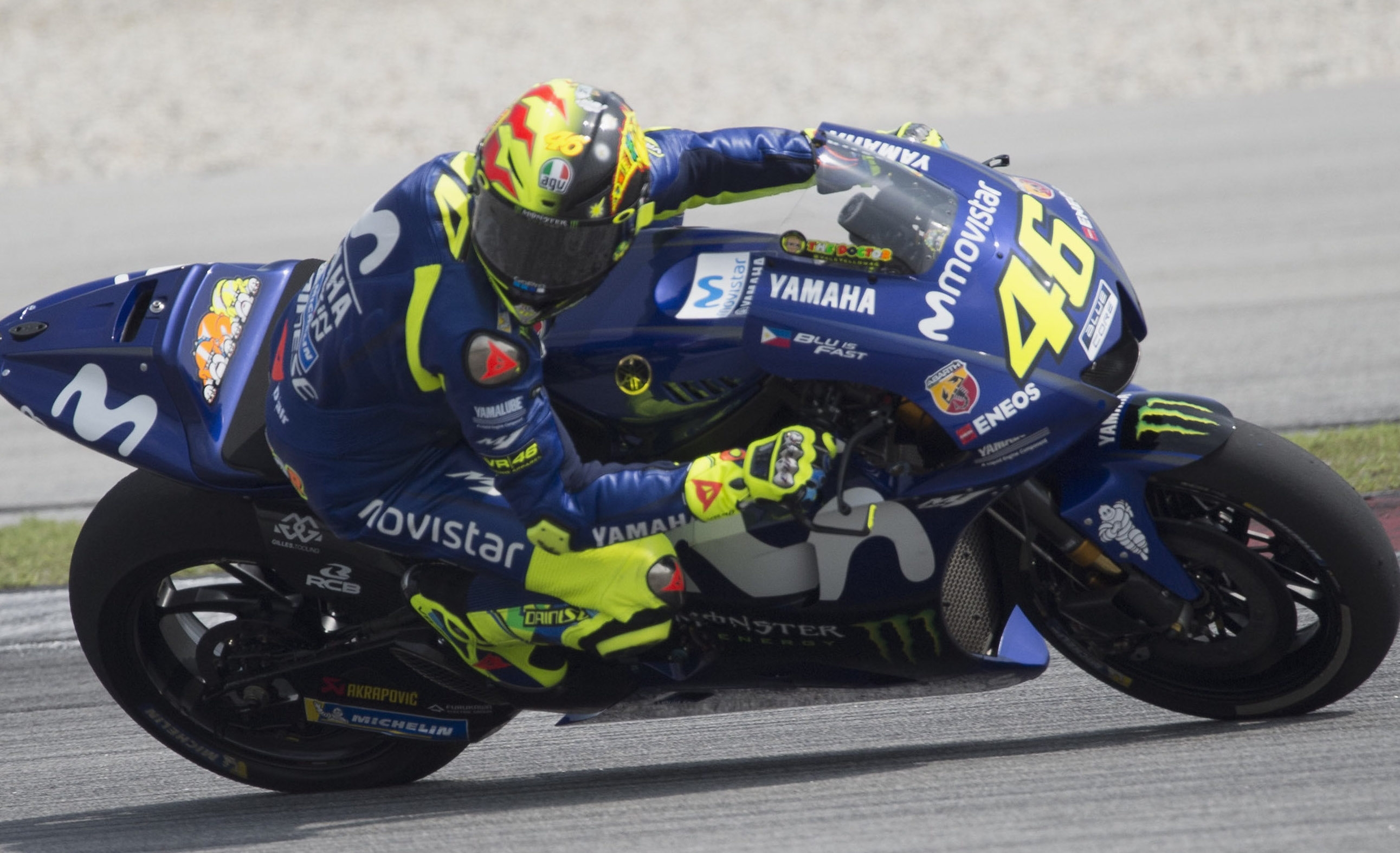 За Валентино Роси каската винаги е била специален компонент от