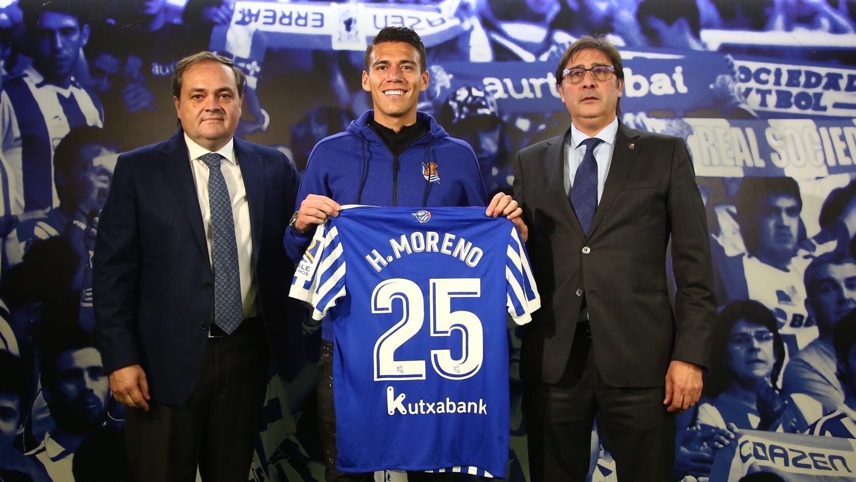 Новият защитник на Реал Сосиедад Ектор Морено беше представен официално