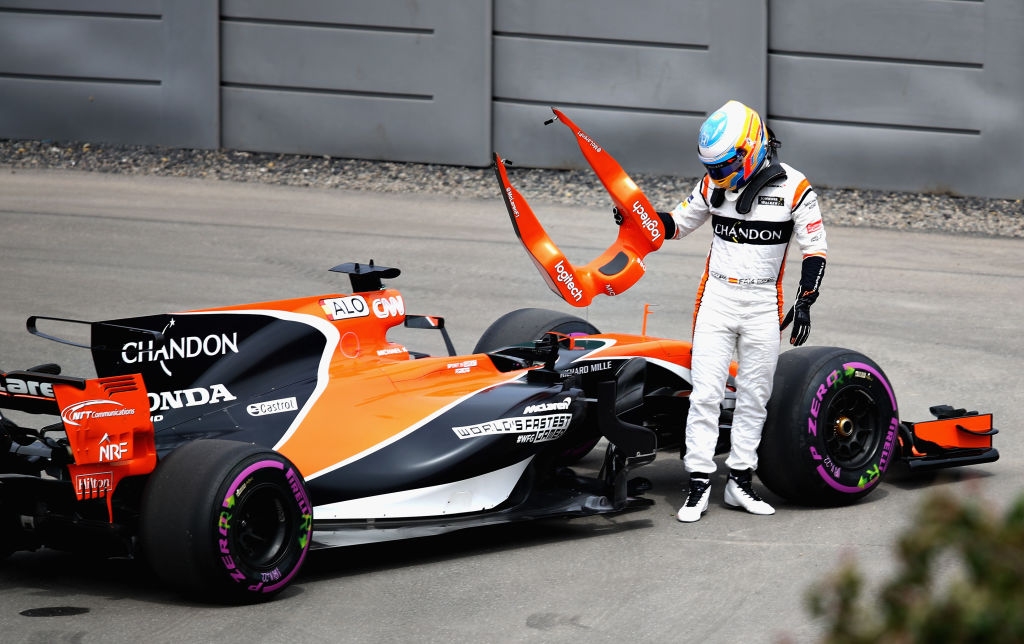 Фернандо Алонсо се състезава извън Формула 1 за да докаже