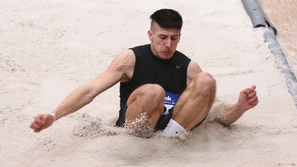 Интересни шести опити предложиха финалистите в скока на дължина при