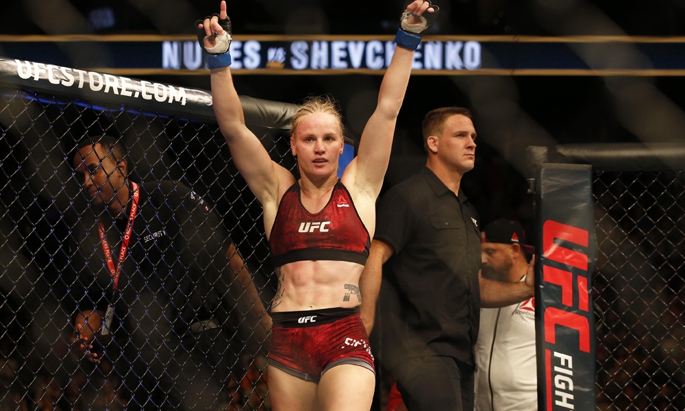 Валентина Шевченко Кир дебютира с успех в категория муха на