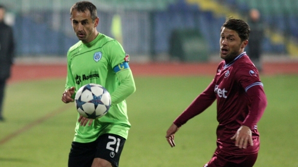 Централен нападател е бил предложен на старши треньора на Черно