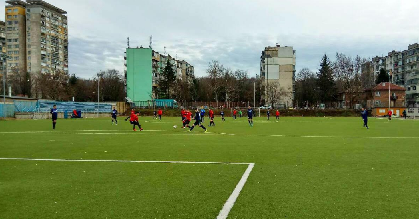 Локомотив Русе се наложи с 1 0 над областния съперник Бенковски
