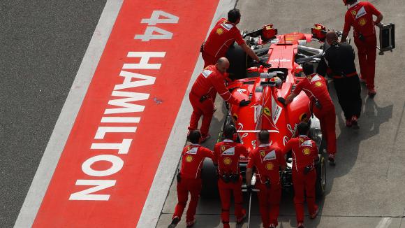 През февруари Формула 1 се събужда от зимния си сън