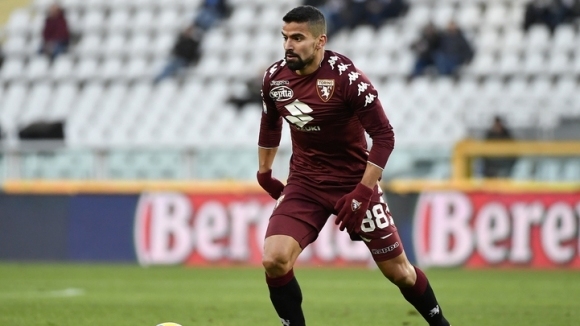 Торино официално откупи правата на халфа Томас Ринкон До момента