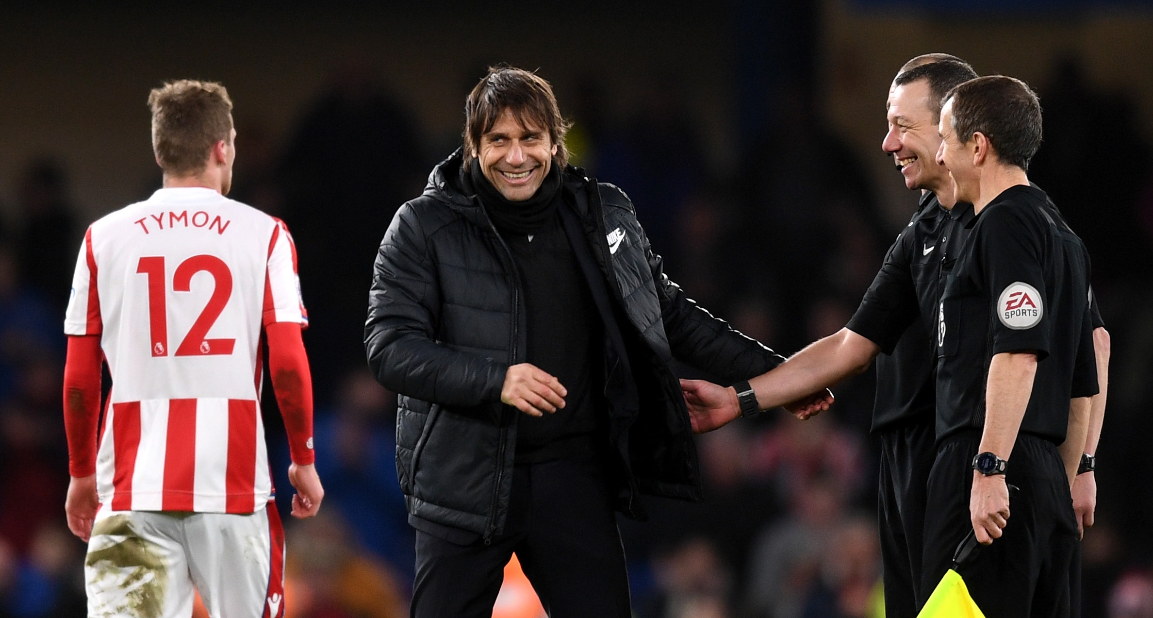 Мениджърът на Челси Антонио Конте няма да бъде уволняван сега