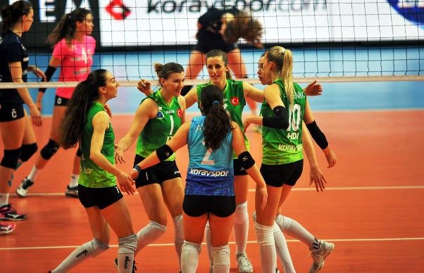 Волейболната националка Емилия Димитрова и нейният турски отбор Бурса Бююкшехир