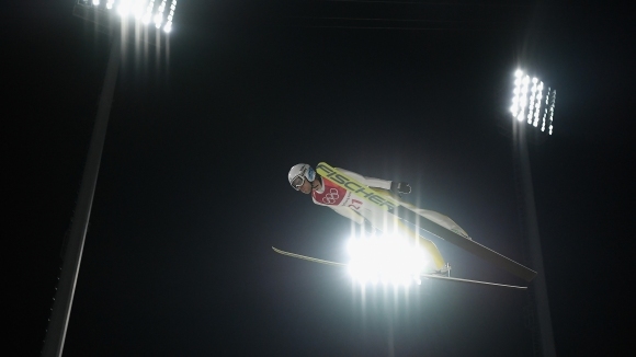 Българинът Владимир Зографски преодоля квалификациите на малката шанца на олимпийския