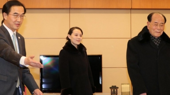 Високопоставена севернокорейска делегация, включващата сестрата на лидера Ким Чен-ун, Ким