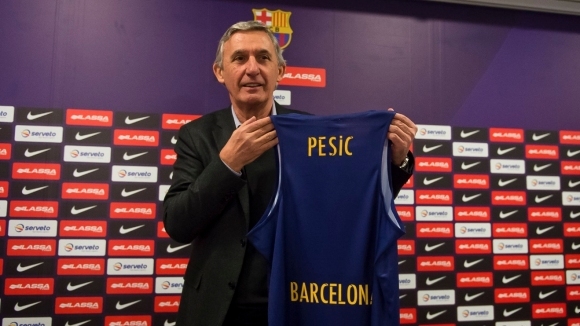 Новият треньор на Барселона Светислав Пешич бе представен официално днес