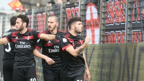 Отборите на Спал 2013 и Милан играят при резултат 0