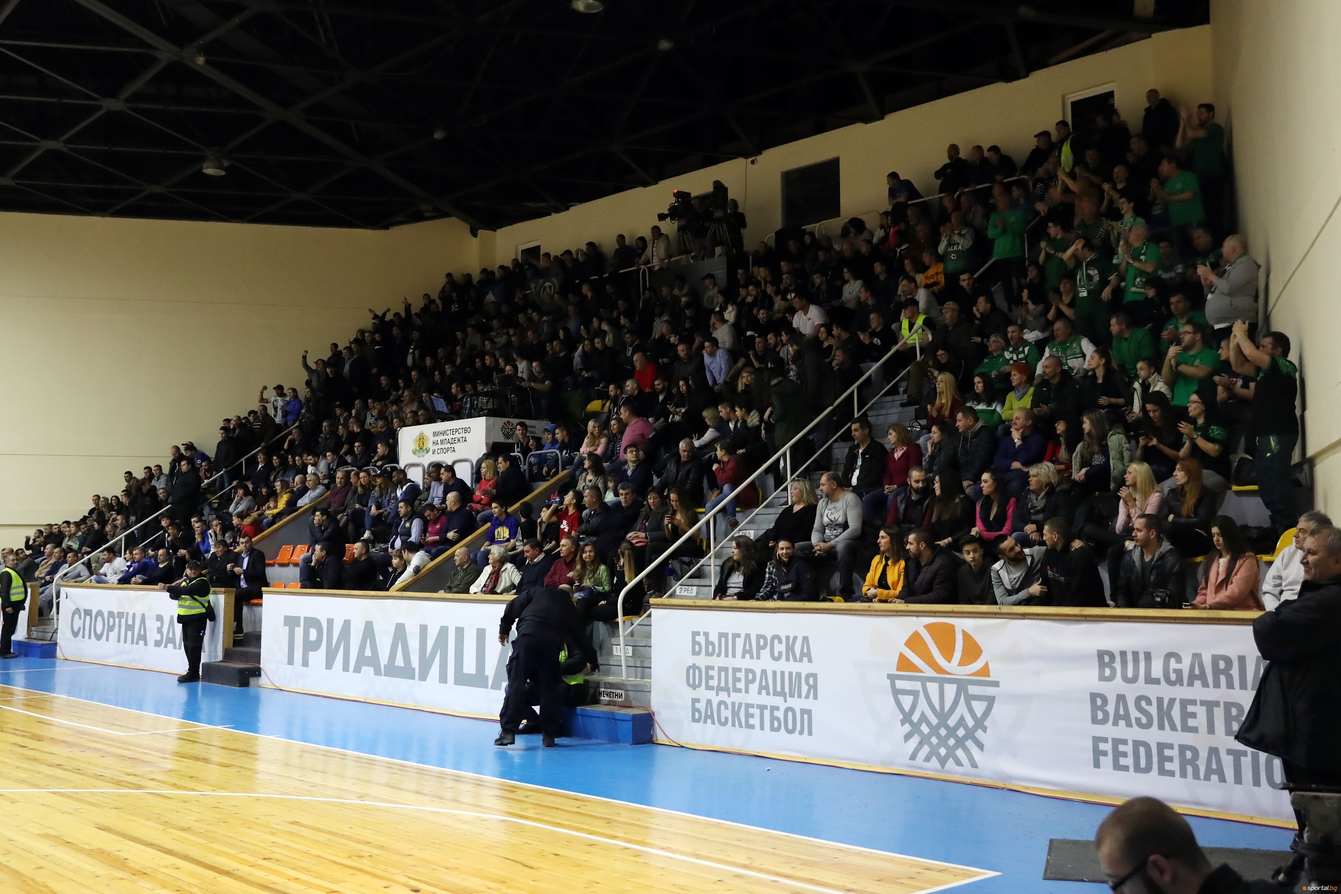 Баскетболен клуб Левски Лукойл предостави 250 билета на ръководството на