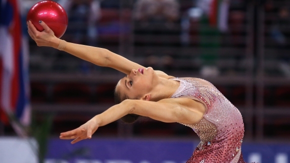 Най добрата българска гимнастичка Невяна Владинова е с контузия на глезена