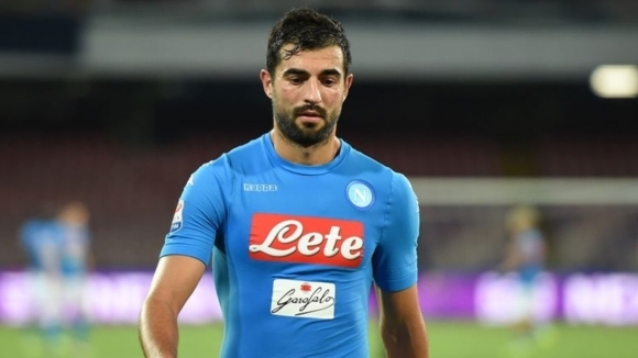 Централният бранител на Наполи Раул Албиол ще приключи авантюрата си
