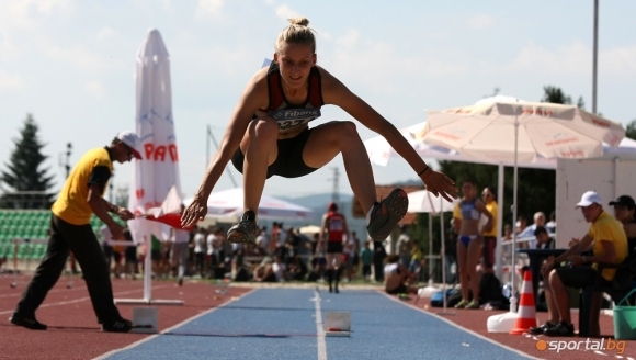 Най-добрата българска състезателка в скока на дължина в момента Милена