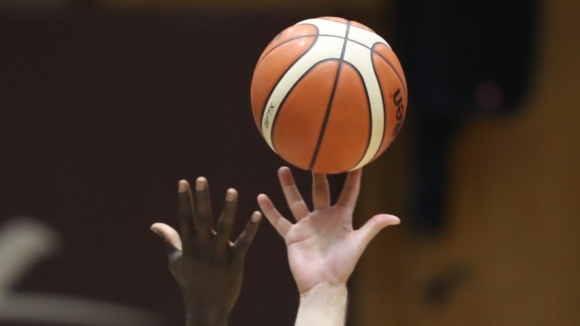 Многобройните фенове на Академик Бултекс 99 изразяват недоумението и възмущението