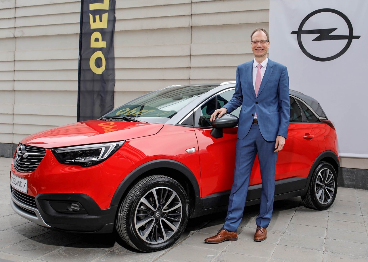 Главният изпълнителен директор на Opel Михаел Лошелер обяви, че следващото
