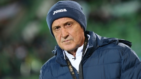 Старши треньорът на Левски Делио Роси е пострадал сериозно стана