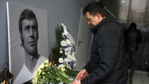 Изпълнителният директор на Левски Красимир Иванов отдаде почит на легендата