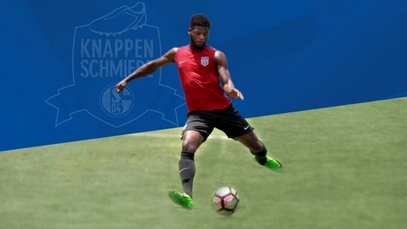 Германският футболен клуб Шалке привлече американския нападател Зиен Джоунс който