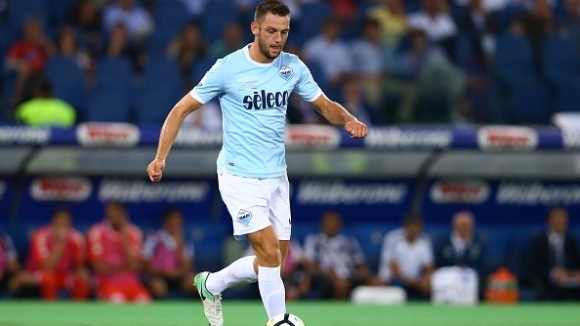 След като стана ясно че Стефан де Фрай няма да