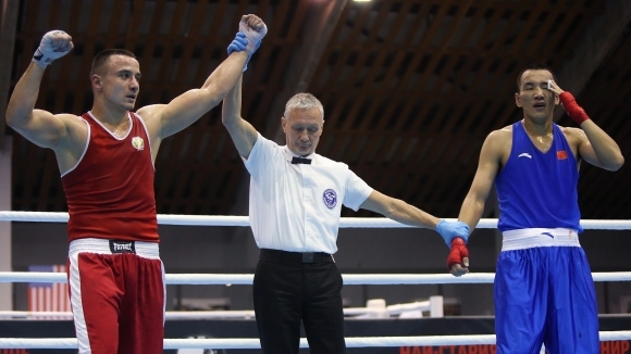 Боян Асенов 56 кг и Радослав Панталеев 91 станаха първите