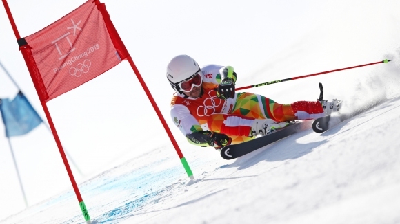Скиорът алпиец Алберт Попов отпътува днес от олимпийското село Той обаче