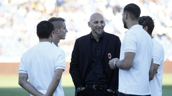 Тим мениджърът на Милан Кристиан Абиати очаква да се получи