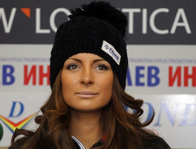 Александра Жекова ще направи поне още един сезон в сноуборда