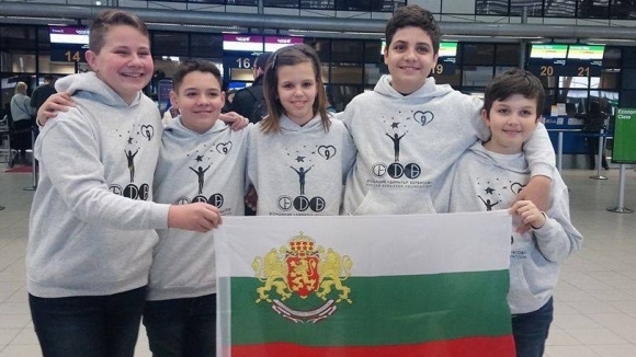 Пет деца изпрати Фондация Димитър Бербатов за участие във финалния