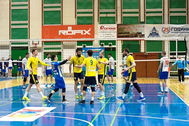 Мъжкият волейболен отбор на Хебър Пазарджик постигна 13 а победа в