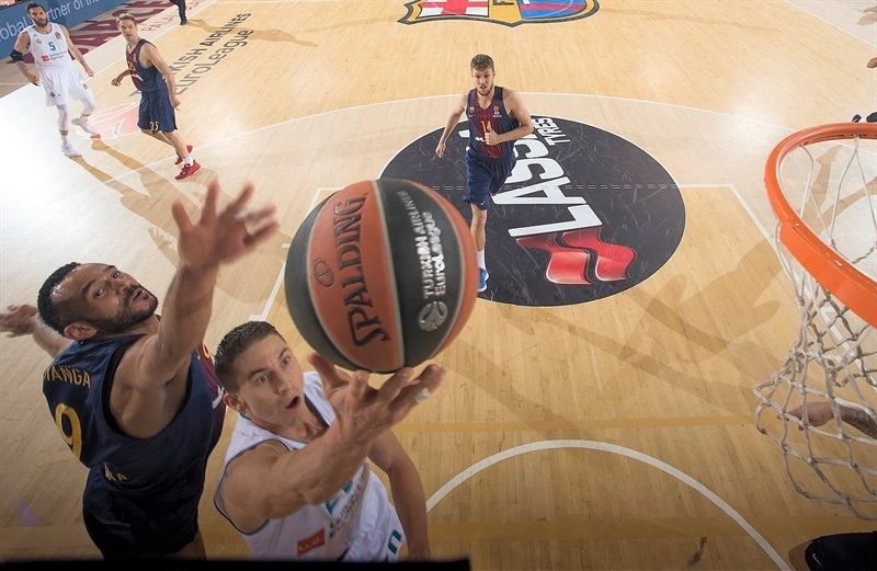 Отборът на Барселона където играе българският национал Александър Везенков записа