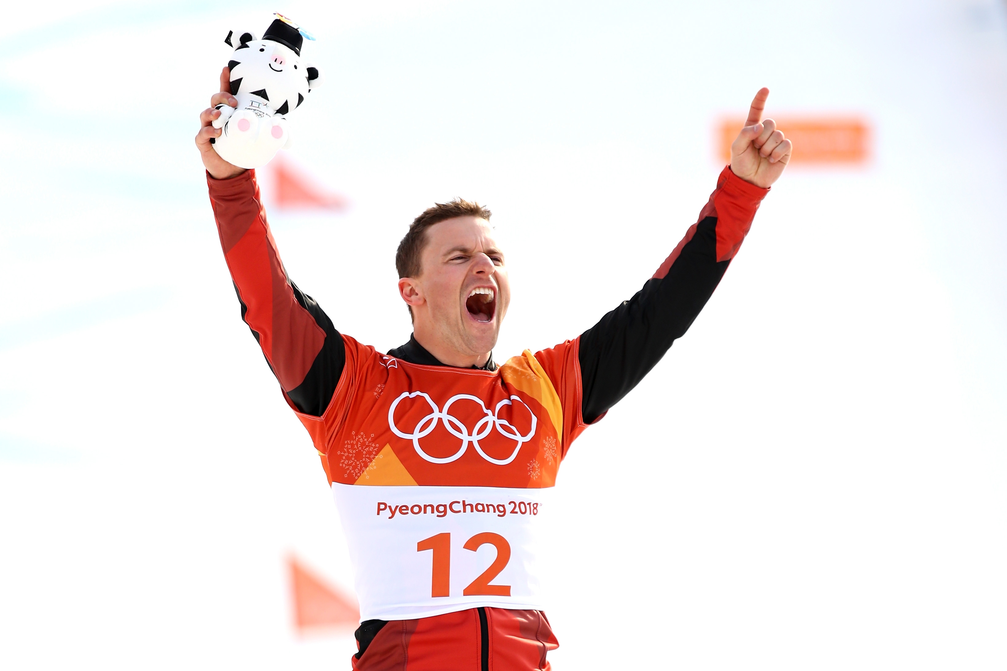 Швейцарецът Невин Галмарини спечели олимпийската титла в паралелния гигантски слалом