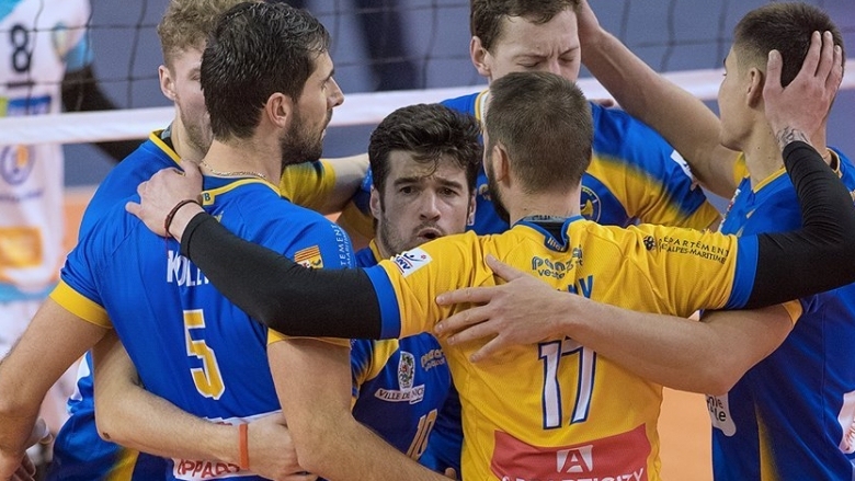 Българските волейболисти Иван Колев и Владислав Иванов и тимът на Ница постигнаха победа №7