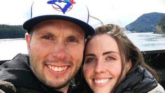 Канадският състезател по ски крос Дейвид Дънкан съпругата му Мая и