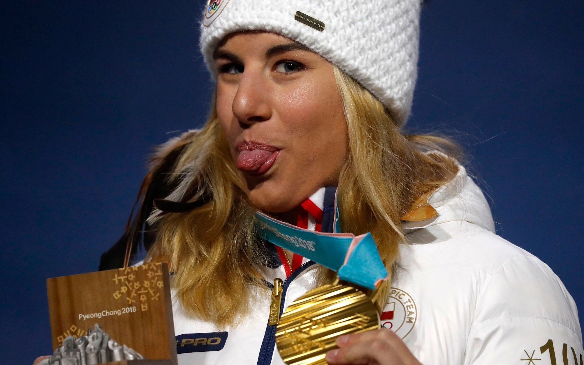 Чехкинята Естер Ледецка която спечели златните олимпийски медали в супергигантския
