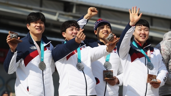 Сребърният медалист на четворка бослей с Южна Корея Ким дон Хюн