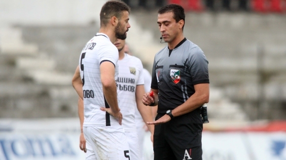 Българският втородивизионен футболен клуб Ботев Гълъбово привлече алжирския вратар Хосин