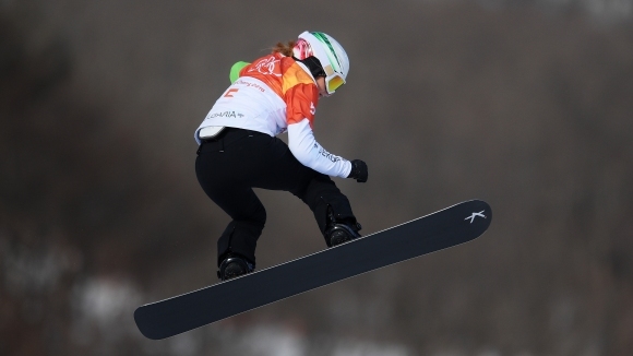 Българката Александра Жекова преодоля квалификациите в дисциплината сноубордкрос от Световната