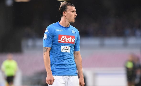 Защитникът на Наполи Влад Кирикеш удължи договора си с клуба