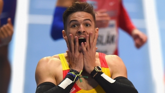 Испанецът Оскар Хусийос финишира първи във финала на 400 метра