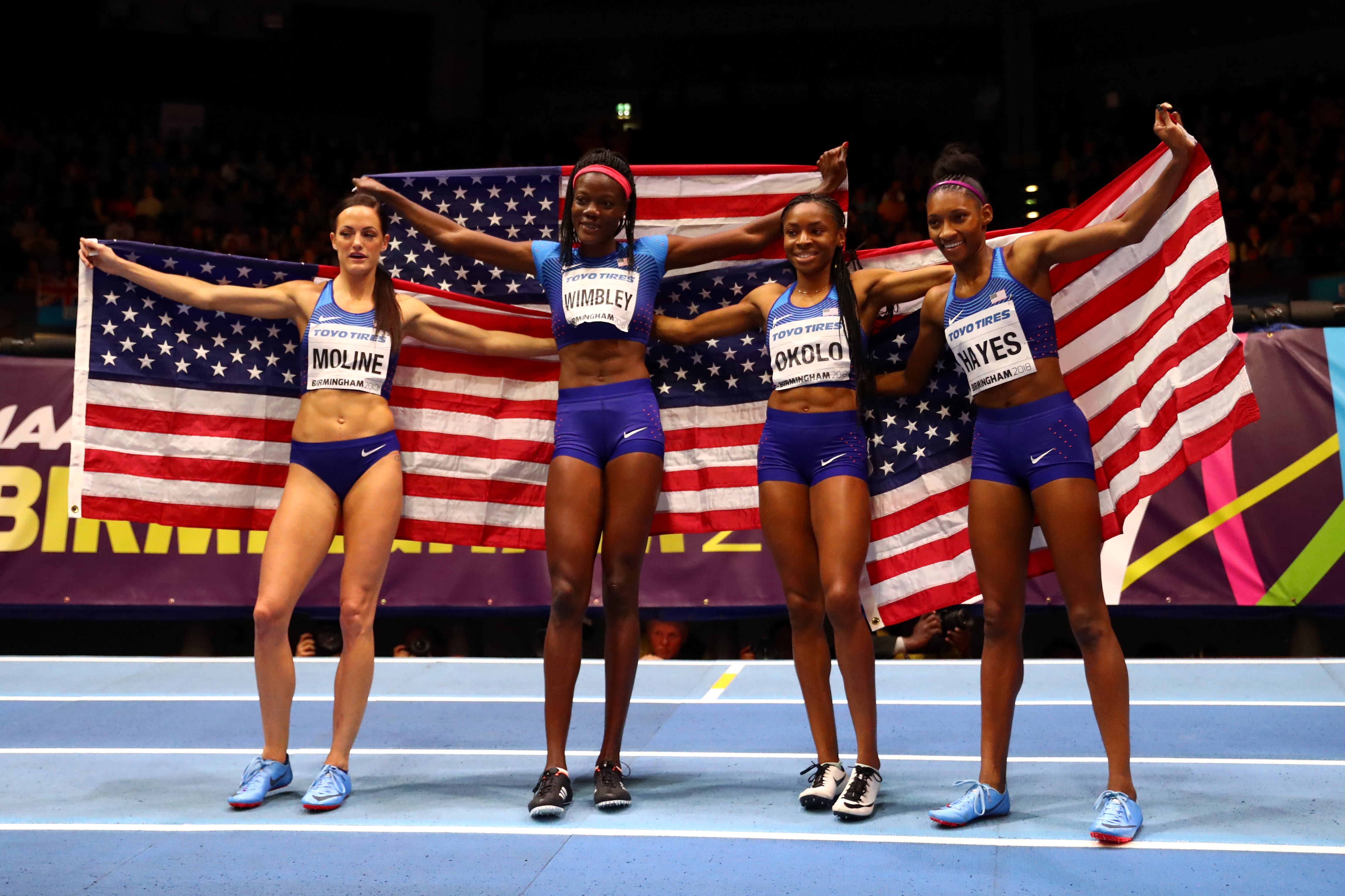 Щафетата на САЩ на 4 по 400 метра при жените