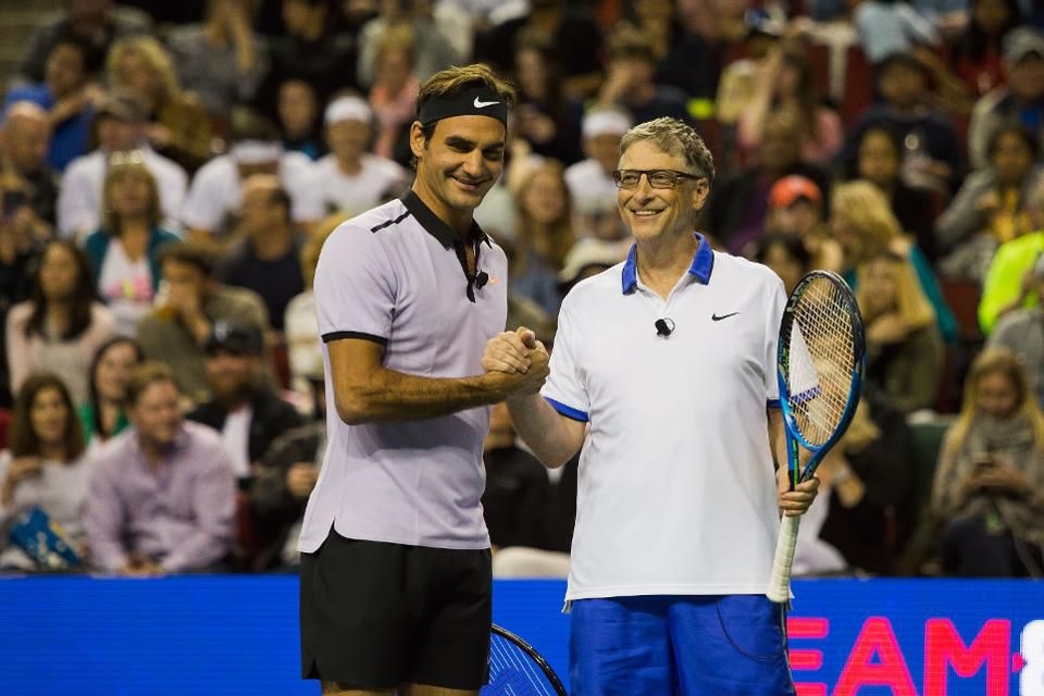 Швейцарската тенис звезда Роджър Федерер събра 2 5 милиона долара в