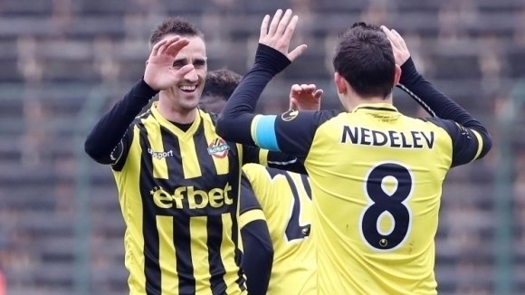 Крайният защитник на Ботев Пловдив Йордан Минев ще пропусне домакинството